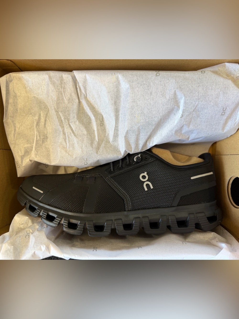 On Clouds - Cloud 6 Men’s Black Size 9